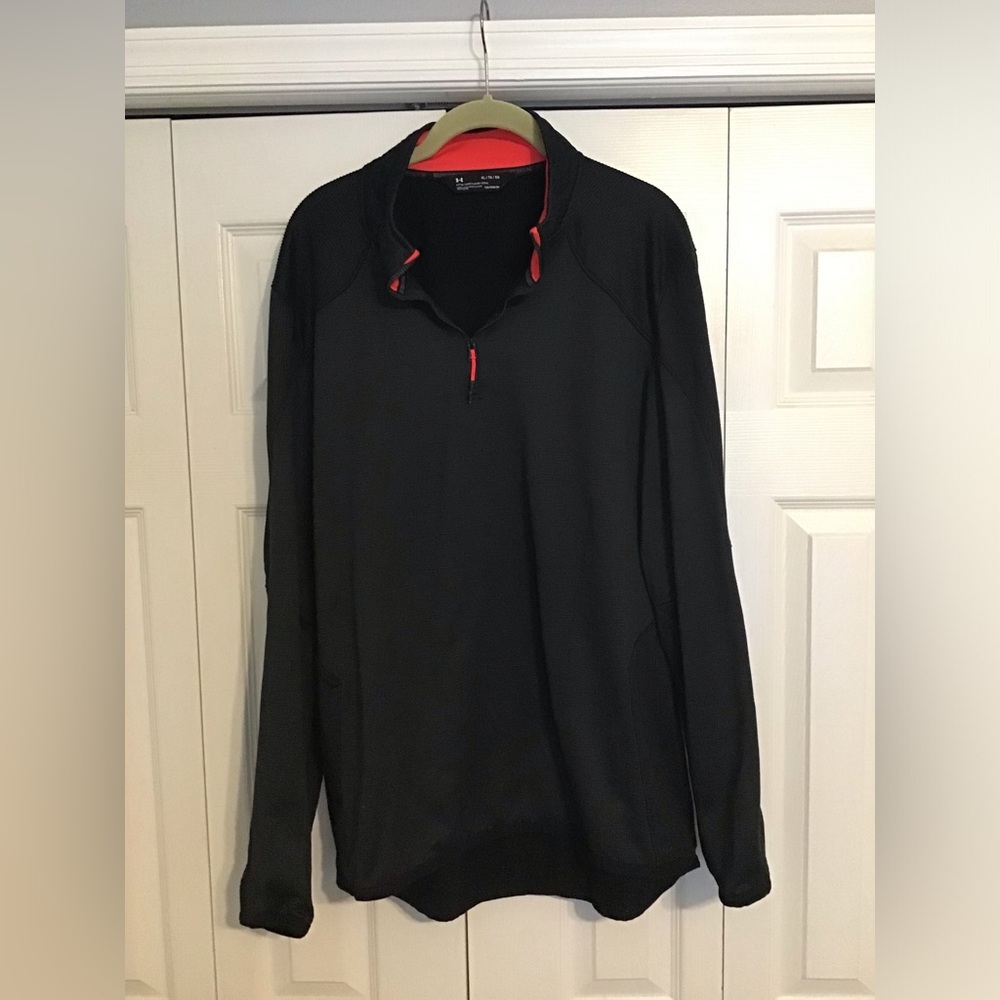 Under Armor Mens Quarter Zip Performance Pulllover Black with red detail Size XL